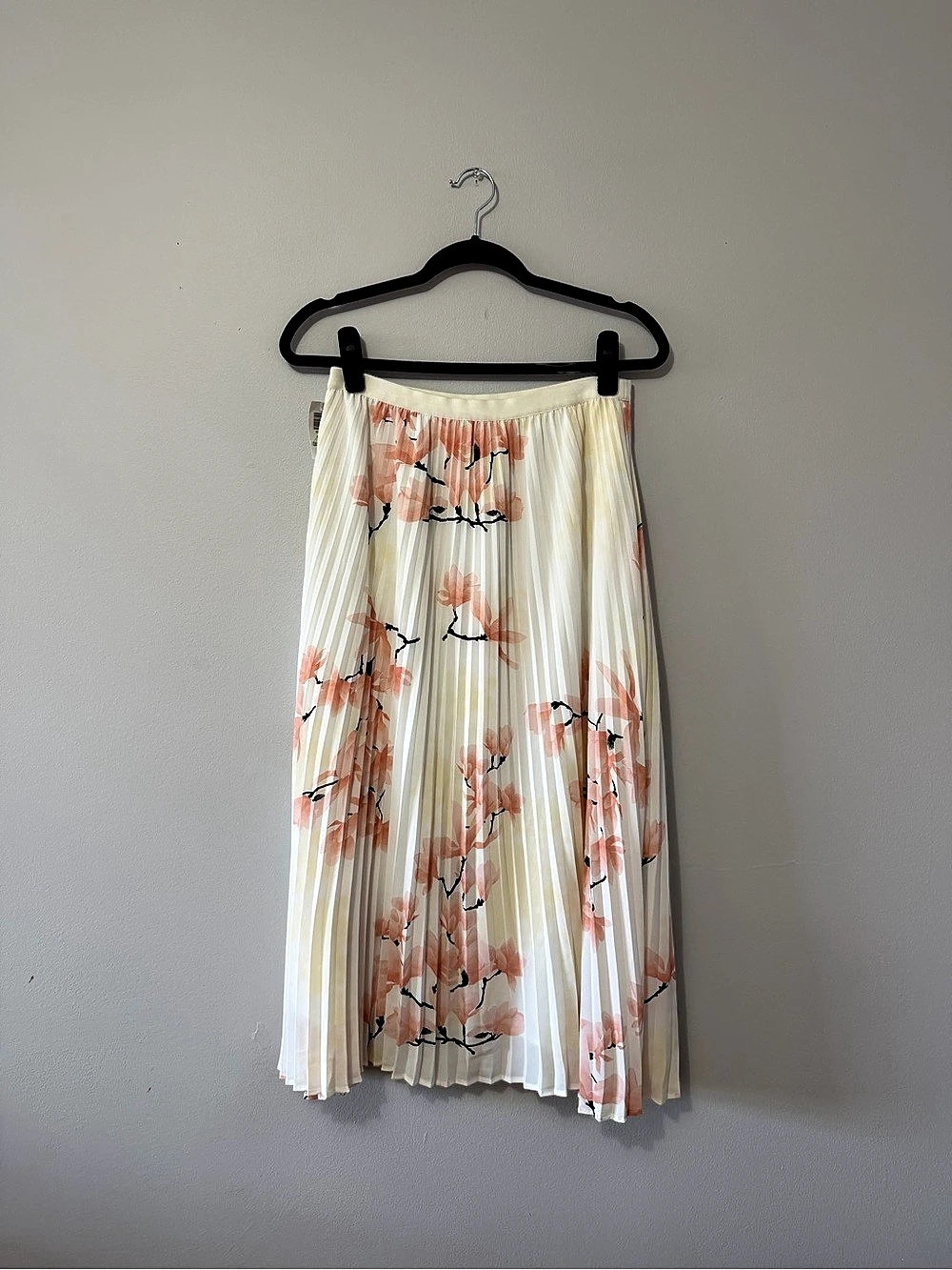 Babaton Jude Skirt Floral Pleated Midi in Cream & Pink Size Medium